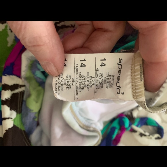 Bathing suit gently worn - Picture 4 of 4